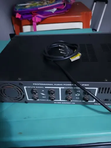 Vendo amplificador Baroon profissional áudio Power Anplifier BA 5.000