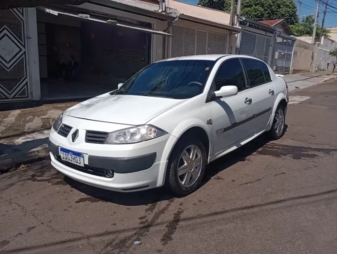 Renault Megane Sedan Dynamique Hi-flex 1.6 16V 2009