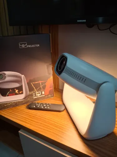 !Lacrado! Projetor Veveshao Cinema em Casa com Abajur e som potente, melhor que algumas tv