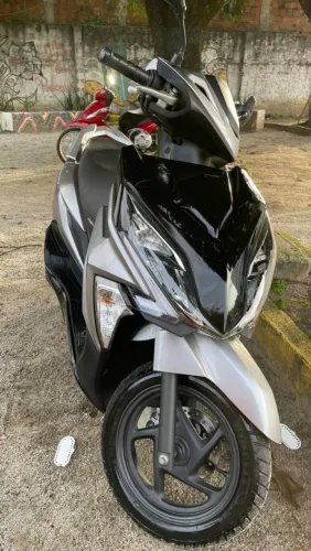 Moto semi nova
