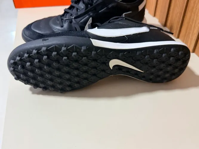 Vendo chuteira Nike première society 