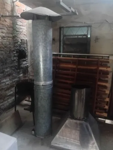 Confa e chaminé, para churrascaria e lanchonete, em ótima qualidade. Aberto a negociação