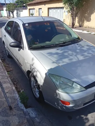 Ford Focus Sedan 2.0 16v/2.0 16V Flex 4P 2001
