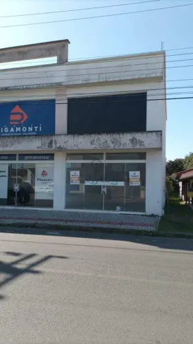 Sala Comercial Para Locação no bairro Mato Alto, 106,27m² com Mezanino - Araranguá/SC