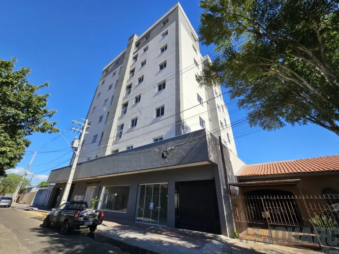Apartamento com 3 quartos para alugar por R$ 2350.00, 75.00 m2 - CENTRO - APUCARANA/PR