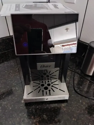Cafeteira Espresso Digital Superautomática Oster com Moedor Cônico Inox - 127v