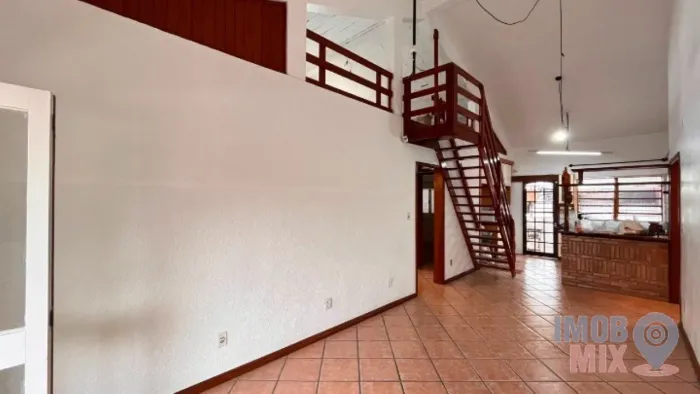 ALUGA-SE APARTAMENTO DE 80M² COM 2 QUARTOS E 1 VAGA DE GARAGEM NO BAIRRO JARDIM SABARÁ