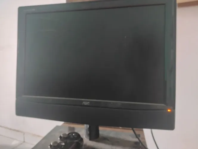 Televisao AOC 28 polegadas, ler descrição