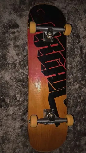 Skate completo montado - ótimo estado