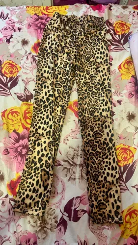 Vendo calças legging academia levanta bumbum NOVAS NUNCA USADAS