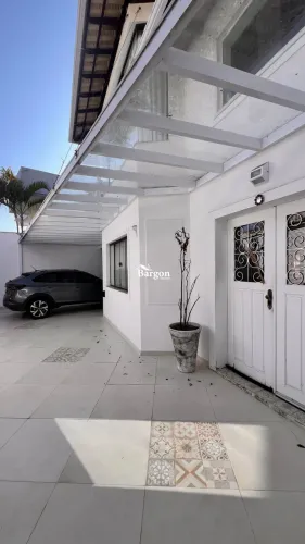 Casa com 5 quartos sendo 3 suítes à venda no Condomínio Alto dos Pinheiros em Juiz de Fora
