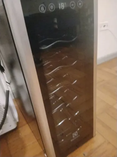 ADEGA DE VINHO ELECTROLUX 12 GARRAFAS