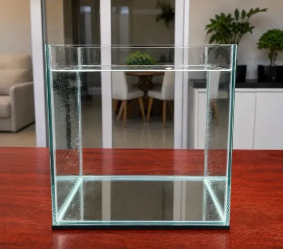Aquário Cubo 40x40x40 64 Litros Vidro 6mm lápidado 
