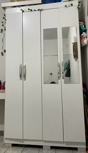 vende-se guarda-roupa 4 portas