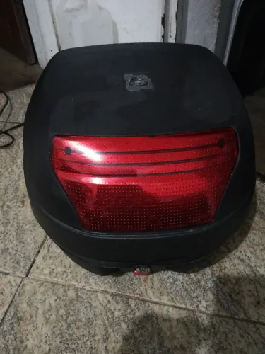 Baúleto de moto com suporte e santo Antônio