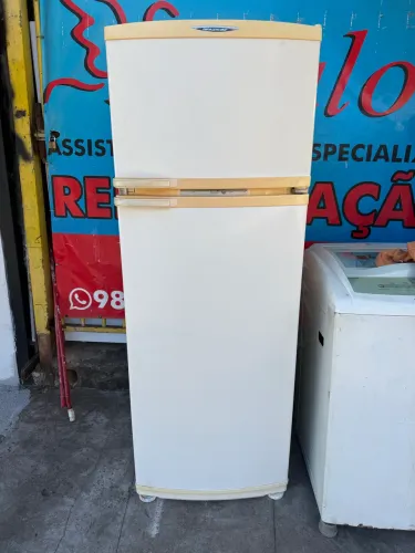 Geladeira Brastemp 375 litros  zera