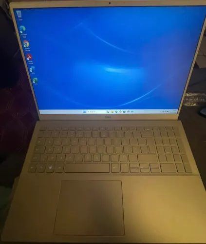 Notebook Dell i7 c placa de video<br>i7 11°geração<br>16gb<br>512 NVMe<br>Placa de vídeo force 2gb