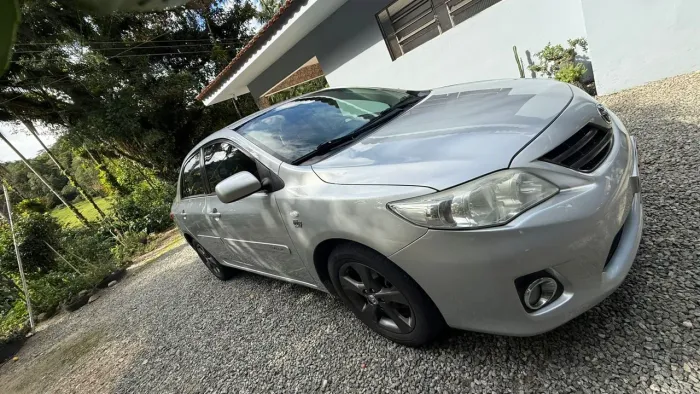 Toyota Corolla GLI 1.8 Flex 16V Aut. 2012