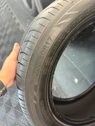 Pneus 225/50/17