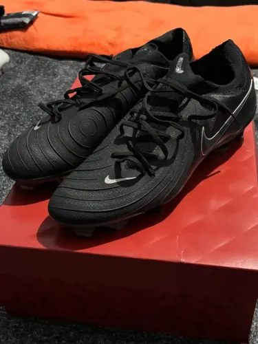 Chuteira Nike de campo profissional