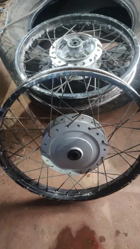 Vendo esse aro da biz 125 original na condição boa