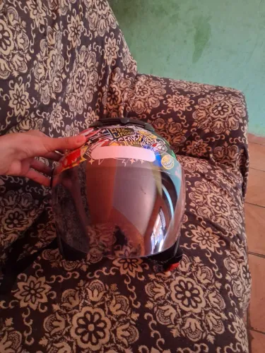 Capacete usado semi novo no valor de $140 aceito tocar em outro Capacete masculino 