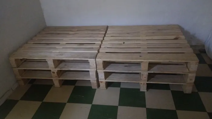 Cama de pallet casal aceito negociar.