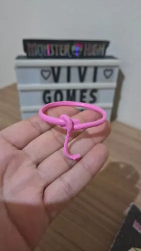 Monster jogou peça reposição tiara rosa Viperine g1