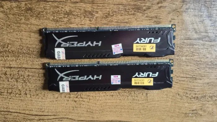 Memoria RAM DDR3 - Hyper X - 2x8GB