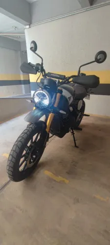 Triumph Scrambler 400X Impecável 