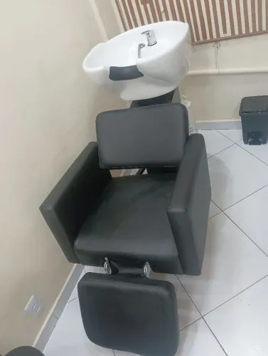 Lavatório para Salão de Beleza com Cuba Reclinável - Excelente Estado