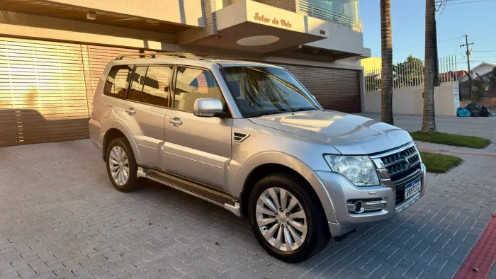 Mitsubishi Pajero HPE Full 3.2 4X4 T.i.dies. 5P AUT 2018