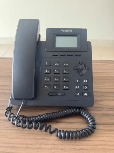 Telefone IP Yealink SIP-T30P
