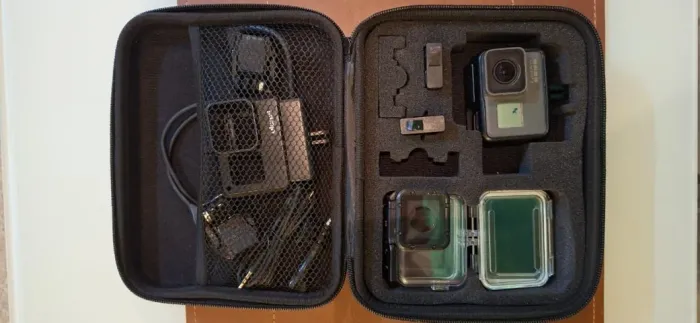 GoPro Hero 5 Black + 2 Baterias Originais + Super Kit Áudio ULANZI e Mergulho
