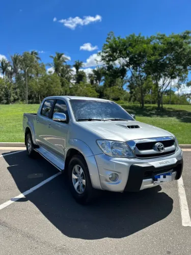 Toyota Hilux CD SRV D4-d 4X4 3.0 TDI Diesel AUT 2011