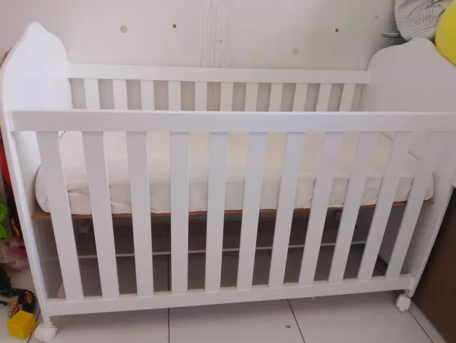 Berço americano 3 em 1. Acompanha colchão