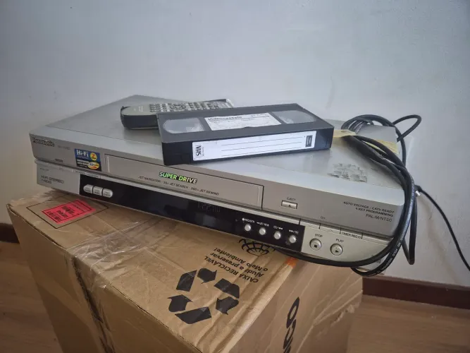 Videocassete panasonic com saída AV