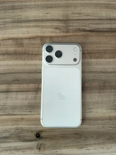 iPhone 17 pro max 256gb saúde da bateria 97%