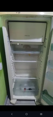 REFRIGERADOR ELETROLUX 280 LITROS.