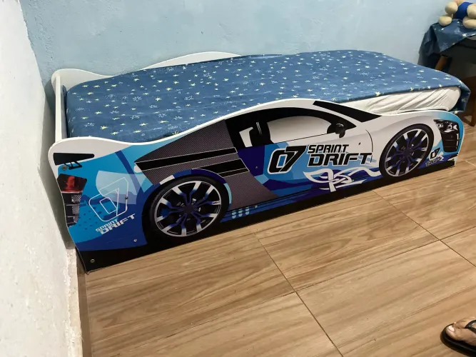 Cama infantil de carro 