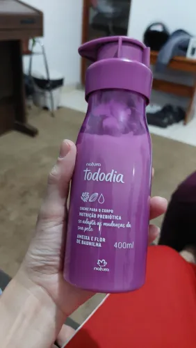 Creme para o corpo Natura Ameixa e Flor de Baunilha