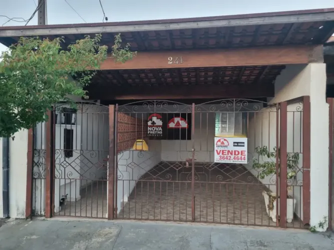 Ótima opção de casa à venda no bairro Maria Áurea, em Pindamonhangaba!