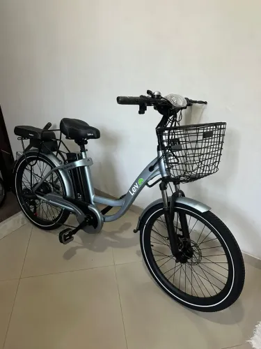 Bike elétrica Lev E-Bike L Cinza