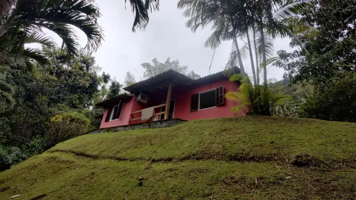 Excelente casa para locação próxima Rio Macaé na localidade da Figueira Branca