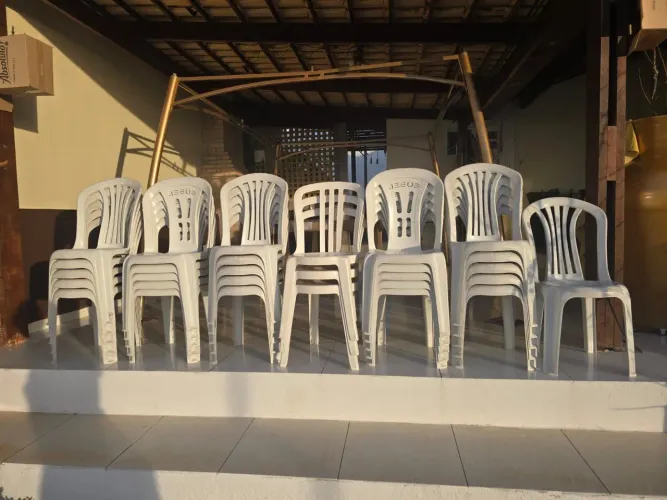 Imperdível - Vendo Cadeiras plásticas