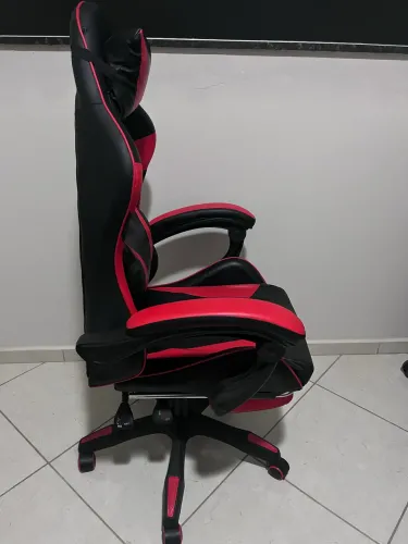 Cadeira gamer usada (sem avarias)