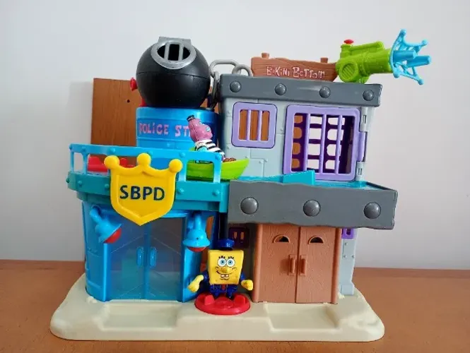 Brinquedo Bob Esponja Delegacia da Fenda do Biquini