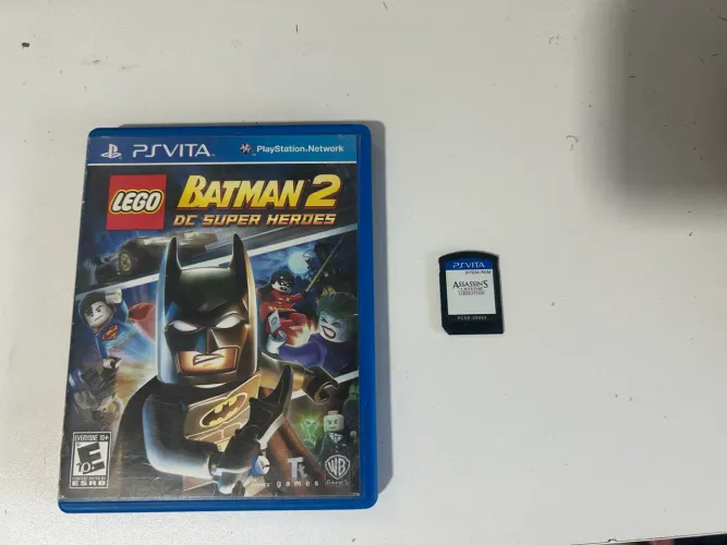 2 jogos para PS Vita Batman 2 e Assassins Creed 3