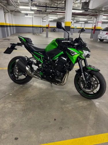 Kawasaki Z900 2022 igual a zero km 