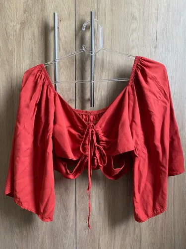 Cropped marrom terroso